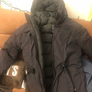 North Face Winter Jacket w/ belt and hoodie